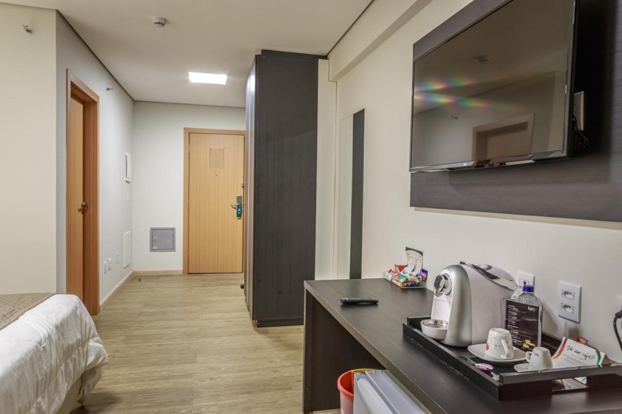 Dubai Suites Montes Claros Buitenkant foto