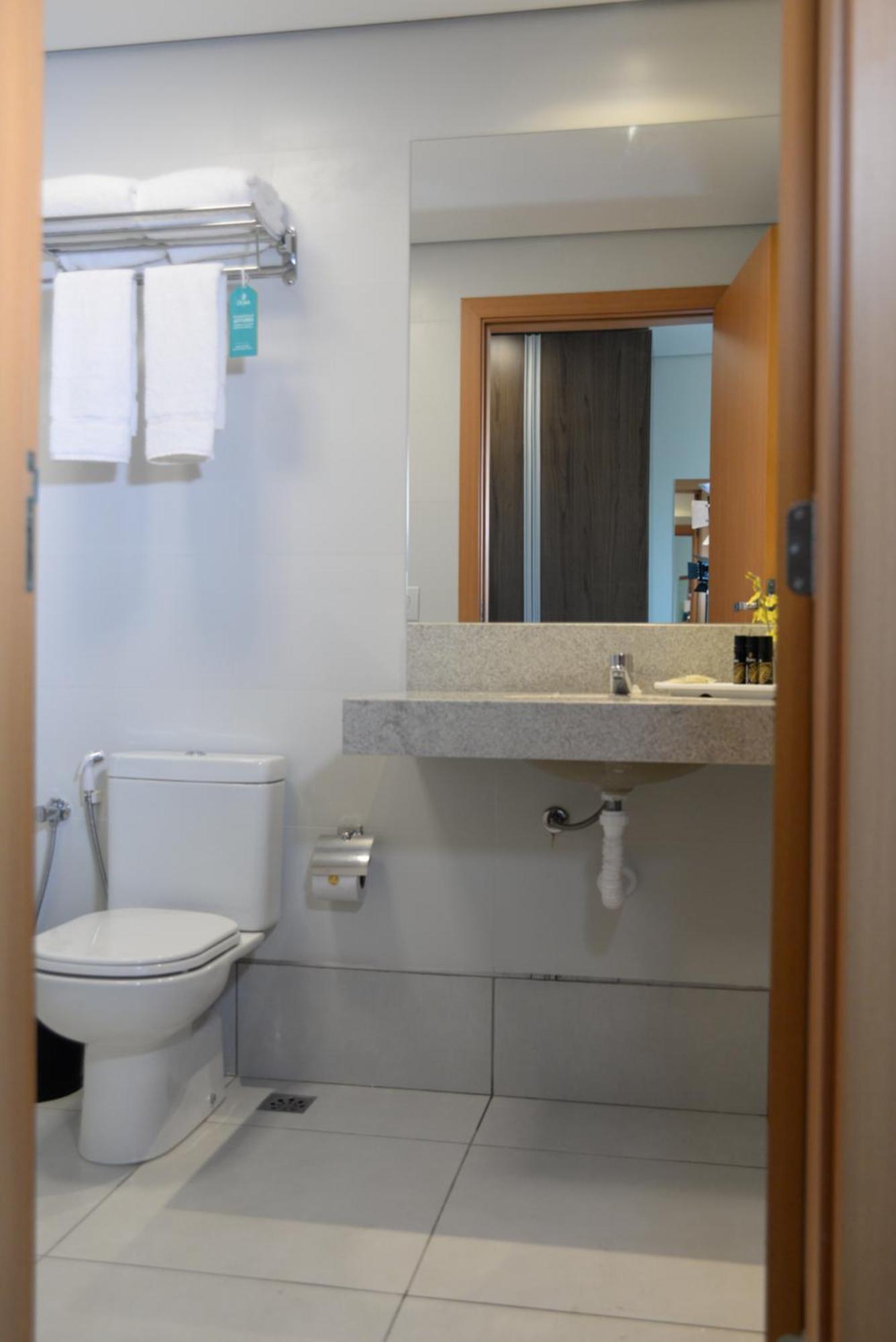 Dubai Suites Montes Claros Buitenkant foto