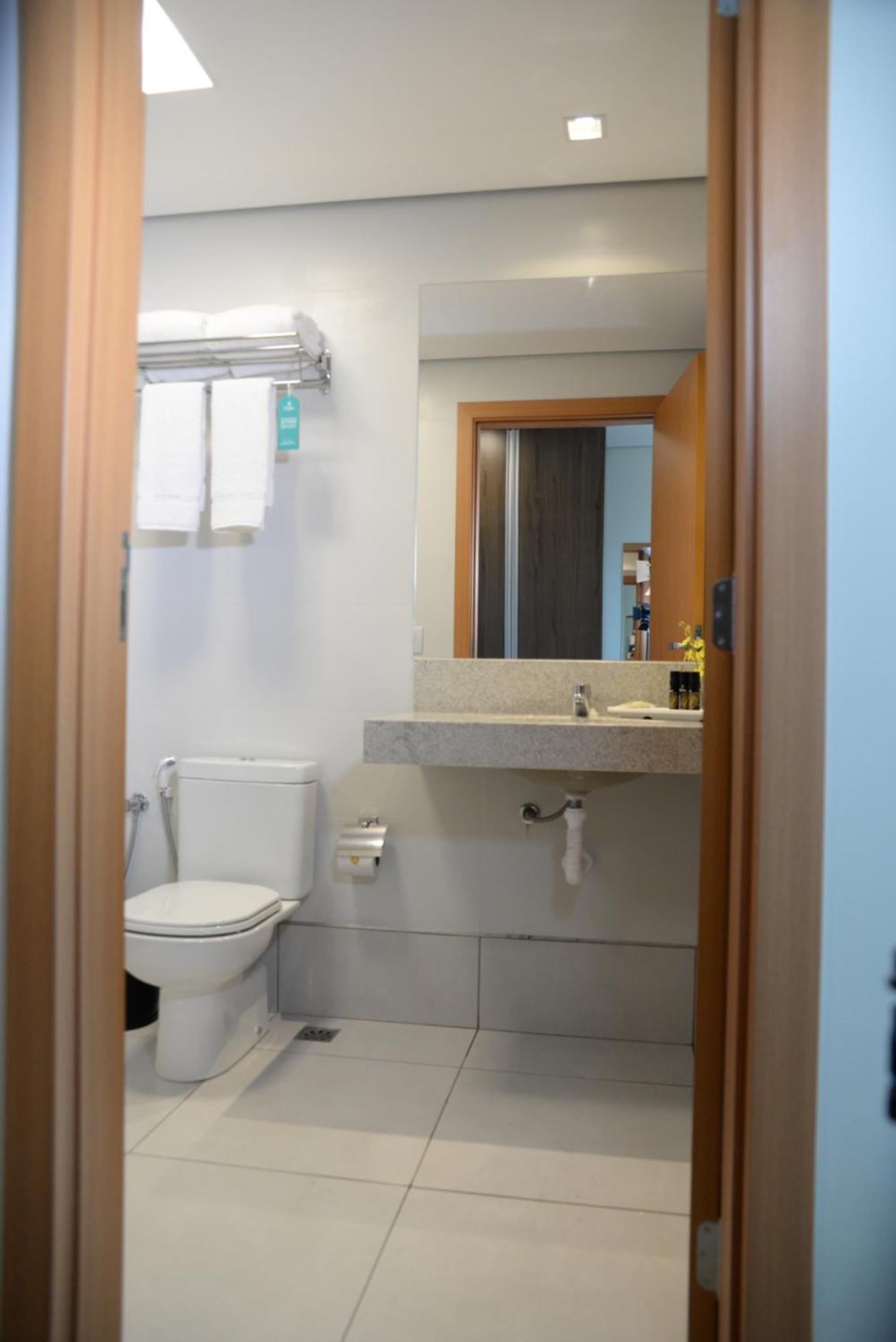 Dubai Suites Montes Claros Buitenkant foto