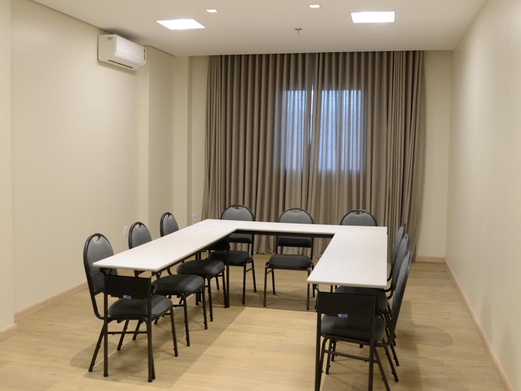 Dubai Suites Montes Claros Buitenkant foto
