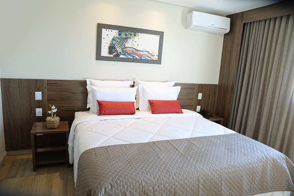 Dubai Suites Montes Claros Buitenkant foto
