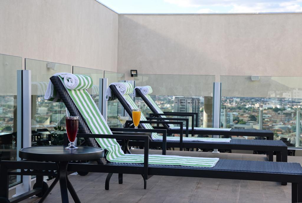 Dubai Suites Montes Claros Buitenkant foto