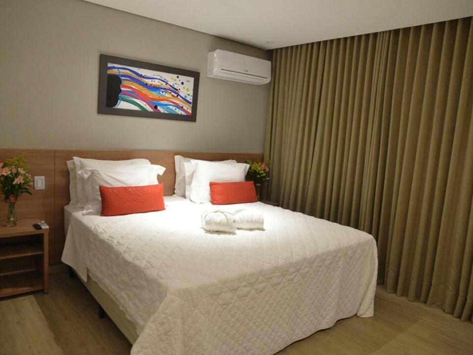 Dubai Suites Montes Claros Buitenkant foto