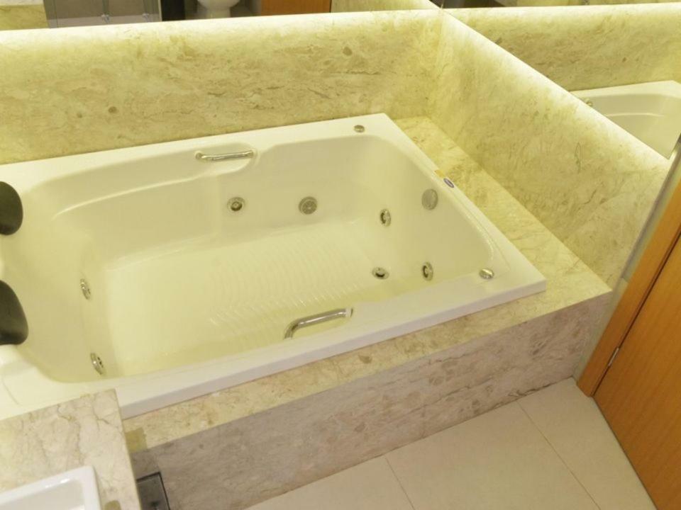 Dubai Suites Montes Claros Buitenkant foto