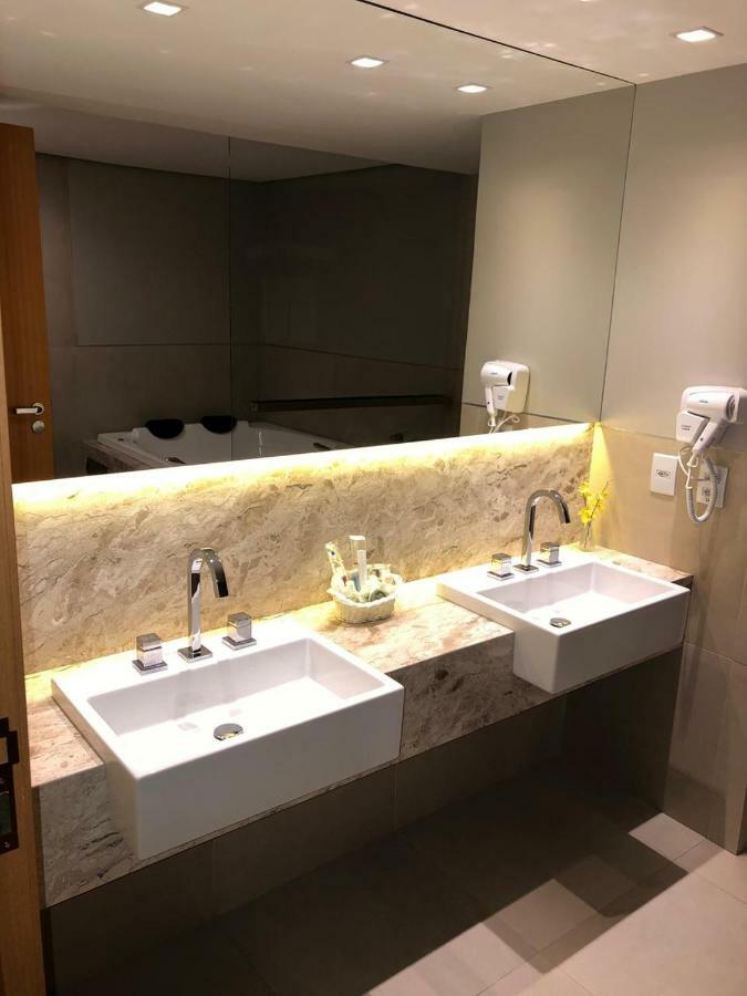 Dubai Suites Montes Claros Buitenkant foto