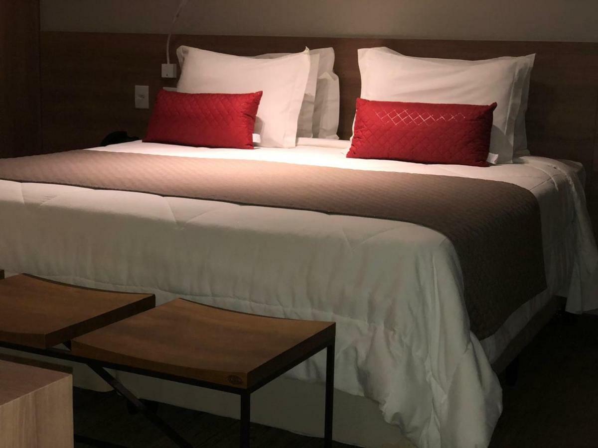 Dubai Suites Montes Claros Buitenkant foto