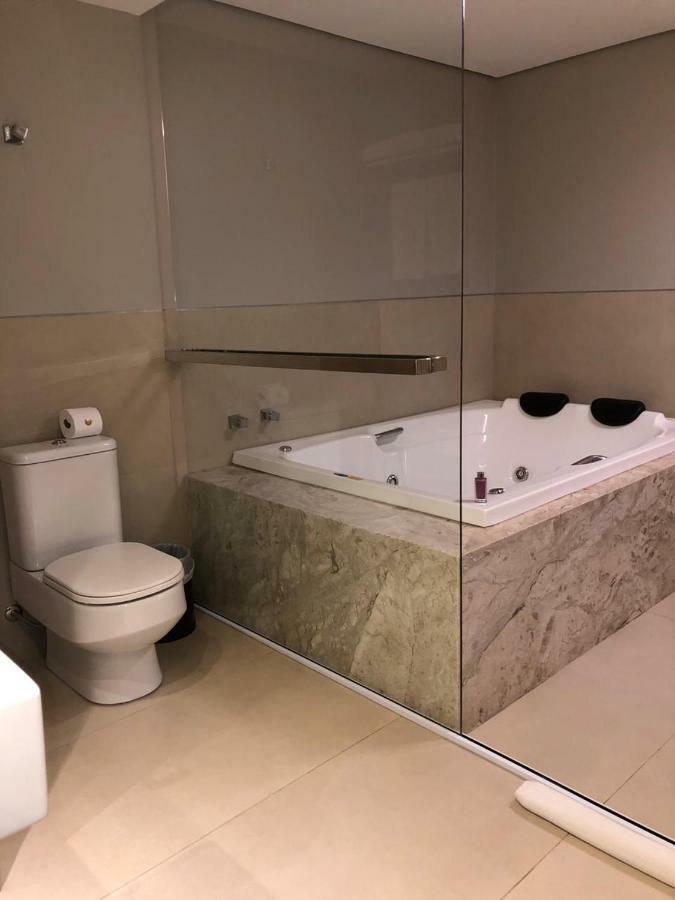 Dubai Suites Montes Claros Buitenkant foto